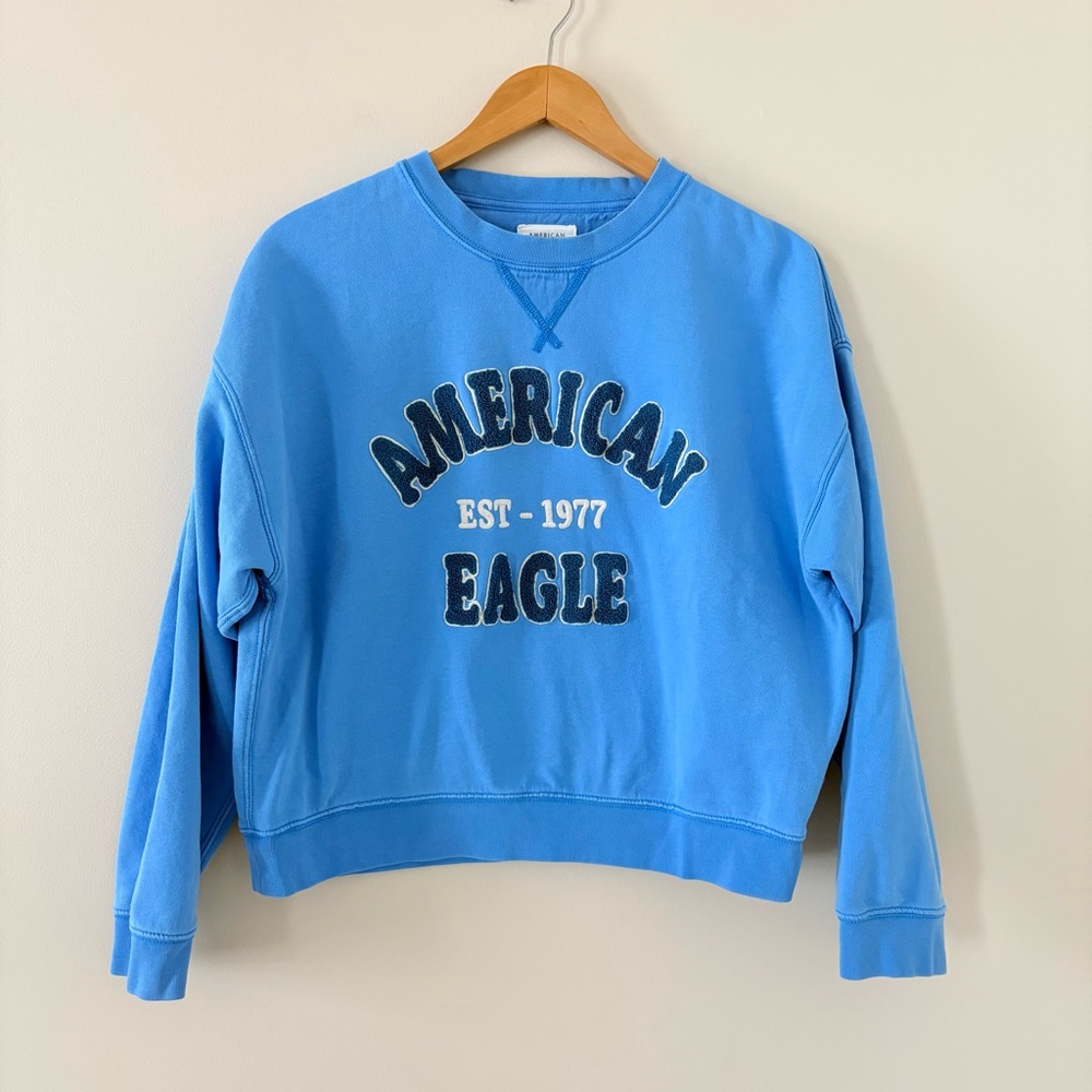 American Eagle Cropped Sweatshirt Blue Graphic Logo Crewneck Pullover Size M